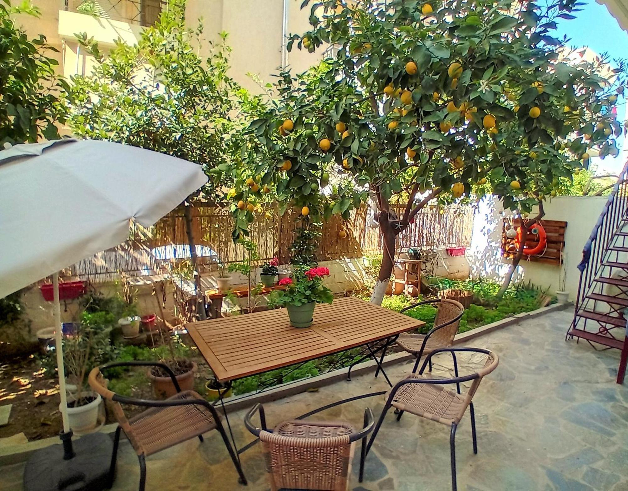 Casa Bonita, House With Private Entrance And Garden, Between Center And Sea Athen Exterior foto